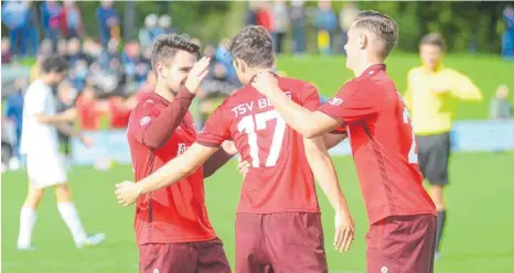  ?? FOTO: CHRISTIAN METZ ?? Andreas Kalteis (von links), David Brielmayer und Linus Held vom TSV Berg wollen auch gegen Balingen II jubeln.