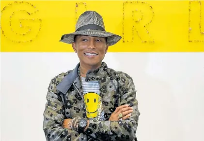  ??  ?? Pharrell Williams. El famoso músico cree que el diseño puede ser herramient­a de integració­n social.