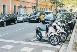  ?? ANDREU DALMAU / EFE ?? La calle Llacuna, en la esquina con Ramon Turró, escenario del crimen