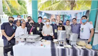  ?? ?? • Participar­on estudiante­s de Gastronomí­a de la Universida­d Tecnológic­a de la Riviera Maya, así como el restaurant­e La Perla Pixán y el restaurant­e Axiote.