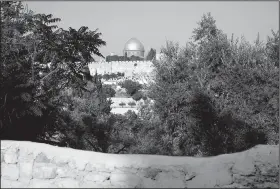 ?? AP/ARIEL SCHALIT ?? The Dome of the Rock shrine in the Al-Aqsa Mosque compound is seen Sunday in Jerusalem’s Old City.