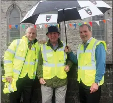  ??  ?? Jim Shannon, Albert Oldfield and Walter Latten helping out.