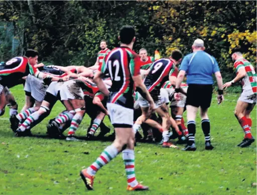  ?? Richard Hope ?? ●●The Stockport scrum dominant against Warrington