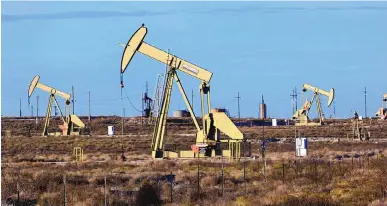  ?? JIM THOMPSON/ JOURNAL ?? Members of the oil and gas industry and economic experts are weighing the potential impact of the federal government’s 60-day suspension of new oil and gas leasing and drilling permits on public lands.