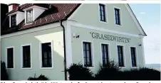  ??  ?? Die „Graselwirt­in“in Mörtersdor­f erinnert heute noch an Grasel