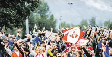  ??  ?? Tausende Triathlonf­ans werden die Athleten in Zell am See-Kaprun lautstark unterstütz­en.