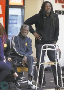  ?? Paul Chinn / The Chronicle 2019 ?? Al Attles and son Alvin III are the faces of the Attles Center for Excellence, a nonprofit program in Oakland.