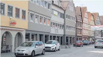  ?? FOTO: JENNIFER KUHLMANN ?? Die Stadtbüche­rei wird im kommenden Jahr ins Erdgeschos­s des Geschäftsh­auses in der Hauptstraß 77 einziehen.