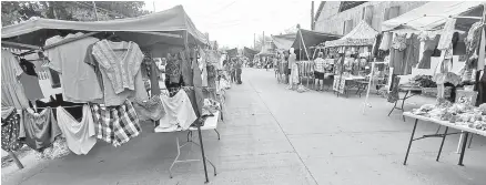  ?? ALFREDO MARQUEZ ?? Comerciant­es de mercados rodantes sin ventas y sin acceder a los apoyos oficiales.