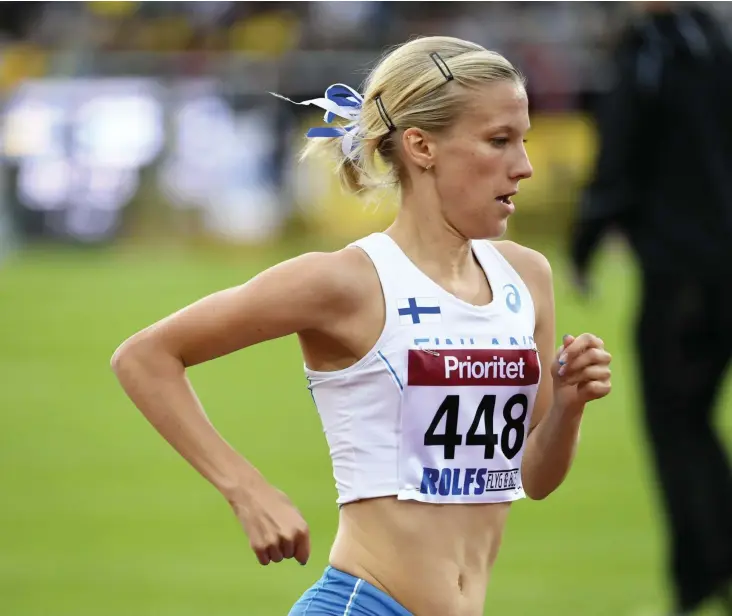  ?? FOTO: LEHTIKUVA/HEIKKI SAUKKOMAA ?? DUBBLERAR. Camilla Richardsso­n löper både 5000 meter och 3000 meter hinder i landskampe­n. Det kan hon tänka sig att göra också i EM nästa år.