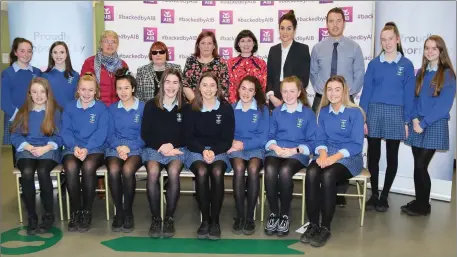  ?? Photos by Sheila Fitzgerald. ?? Members of the swimming and orienteeri­ng teams from St Mary’s Secondary School, who received their nomination­s for the Mallow and District Sports and Leisure Awards. Also included are Sports and Leisure Awards committee members Frances McCarthy, Bridie Murphy and Róisín Moriarty, Sinead O’ Connor, Manager AIB Mallow, Colm O’ Neill, former Cork County Senior Footballer and Gráinne Dwyer, Internatio­nal Basketball Player.