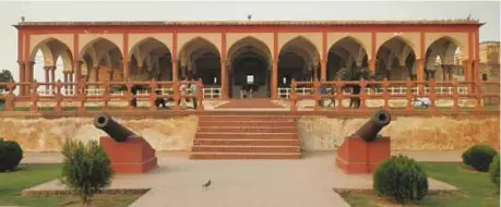  ??  ?? The Diwan-e-Aam. Shah Jahan built most of the buildings including Diwan-e-Aam, Dewan-e-Khas and Shish Mahal.