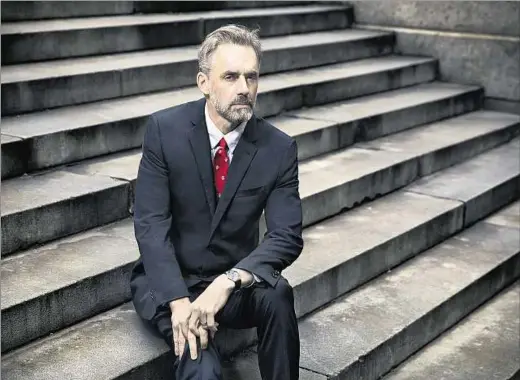  ??  ?? Estampa. Peterson es tan elegante y sobrio como polémico en sus dichos.’ Atlantic)