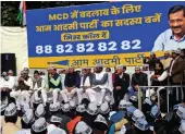  ?? — G.N. JHA ?? AAP leader Manish Sisodia and AAP Delhi convenor Gopal Rai launch a massive ‘MCD Badlaav’ campaign in New Delhi on Saturday.