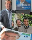  ?? Foto: Hilgendorf ?? Sichtlich im Wahlkampf: Wolfgang Fack ler in seinem Büro.