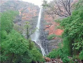  ??  ?? Water falls from a great height at the Gaddalasar­i waterfall in Jayashanka­r Bhupalpall­y district. According to Dr Dyavanapal­li Satyanaray­ana, an explorer, the height of the waterfall is about 700 feet.