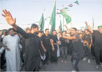  ?? REUTERS ?? Supporters of candidate Alaa al-Haidari protest his defeat in Iraq’s parliament­ary election, in Basra on Tuesday.