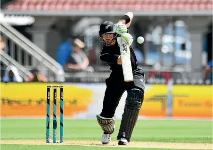  ?? PHOTOSPORT ?? New Zealand opening batsman Martin Guptill scored his 13th one-day internatio­nal century, against Pakistan in Wellington yesterday.