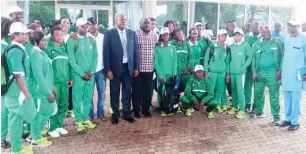  ??  ?? Team Nigeria pose for photograph at the send-forth organised for them by the ministry of sports.