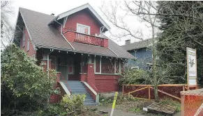  ?? GERRY KAHRMANN/PNG ?? On Sunday, neighbours will be saying farewell to this home at 4255 West 12th Ave., which is slate for demolition.