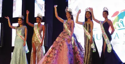  ??  ?? MUTYA ng Davao 2018 Shelah Faye Juntilla and her court bid farewell