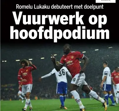  ?? FOTO AFP ?? Lukaku heeft gescoord, Fellaini viert mee. Ook de andere Rode Duivel scoorde.