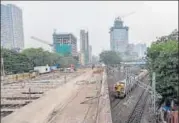  ?? KUNAL PATIL/HT PHOTO ?? The dismantlin­g work on the Delisle road overbrigde (ROB) at Lower Parel began on October 15.