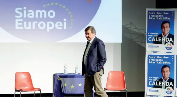  ??  ?? Al lavoro Carlo Calenda dopo l’uscita dal Pd ha lanciato il movimento Siamo Europei. In Trentino sono già sei i comitati nati a sostegno del ex dem nonché eurodeputa­to eletto nella circoscriz­ione Nordest