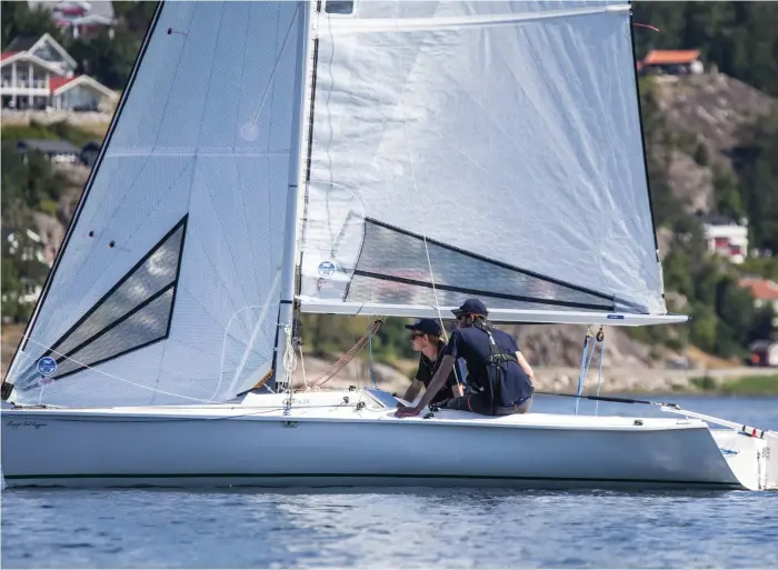  ?? Bild: Search Magazine ?? Johannes och Petrus Sörqvist vid starten i Uddevalla av det vindfattig­a Pantaenius Bohusracet.