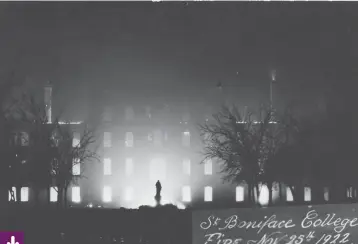  ?? Photo : Société historique de Saint-boniface ?? Les lueurs des flammes pouvaient être vues à 120 km à la ronde selon les témoins.