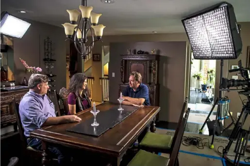  ?? Alexandra Wimley/Post-Gazette ?? Terry Doloughty, left, and Linda Schultz talk downsizing with Matt Paxton while filming an episode of “Legacy List With Matt Paxton” on Aug. 30 in their home in O’Hara.