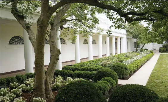  ?? THE ASSOCIATED PRESS ?? The garden is famous for its close proximity to the Oval Office.