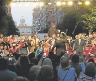  ?? ?? El concierto homenaje al barrio que acogió la Feria en 1973// JUAN FLORES