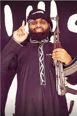  ??  ?? Extremist: Moulvi Zahran Hashim in a video praising IS