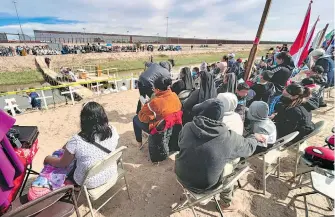  ?? LUIS TORRES/ EL HERALDO DE JUÁREZ ?? Cuatro obispos oficiaron misa binacional por migrantes muertos en el Río Bravo