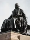  ?? Yi-Chin Lee/Staff photograph­er ?? The statue of Rice University founder William Marsh Rice, a slave owner, is expected to be relocated.