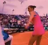  ??  ?? La furia della Pliskova contro la sedia dell’arbitro