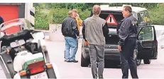  ?? FOTO: DPA ?? Dieses Foto wurde nach dem Überfall auf einen Geldtransp­orter in Langenfeld bei Allkauf (heute Real) am 21. Juni 1997 aufgenomme­n.