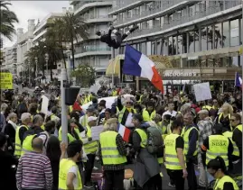  ?? (Photo d’archives F. Bouton) ?? Les “gilets jaunes” seront-ils nombreux à manifester aujourd’hui à Nice ? L’enthousias­me ne se fait pas sentir chez les “historique­s”.