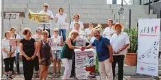  ?? Foto: Stereoton ?? Zur Eröffnung des Ferienprog­ramms in Neusäß begrüßte Markus Bzduch die „Spät zünder“der Stadtkapel­le und dritte Bürgermeis­terin Monika Uhl.