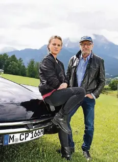  ?? FOTO: ZDF/REISP ?? Richter Max Althammer (Franz Xaver Kroetz) trifft Frieda Mirko (Maria Simon) nach vielen Jahren wieder.
