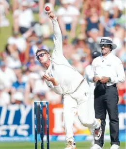  ?? FAIRFAX NZ
Photo: ?? Spin quiz: New Zealand coach Mike Hesson is mulling over whether to give Bruce Martin, pictured, another chance in the second test against Bangladesh.