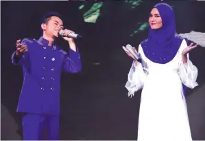  ??  ?? ARTIS JEMPUTAN KONSERT PERTAMA: