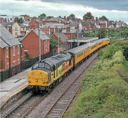  ?? KEITH PARTLOW ?? Class 37s Nos. 37175 and 37611 ‘top and tail’ the 1Q23/10.10 Welwyn Garden City to Cambridge Reception test train through Dovercourt, Harwich branch, on September 15.