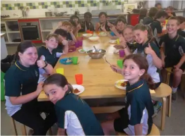  ??  ?? Margaret River primary school students sharing a meal.