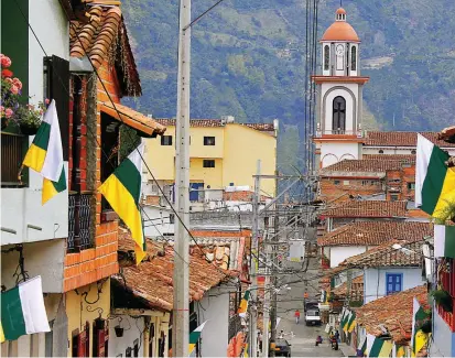  ?? FOTO DONALDO ZULUAGA VELILLA ?? Muchos de los habitantes de Támesis opinan que la minería de metales en su territorio cambiaría la vocación agrícola y turística que les genera tranquilid­ad.