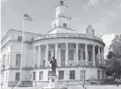  ?? LANCE DIXON Miami Herald file photo ?? Coral Gables City Hall.