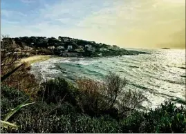  ?? (Photo d’archives V.L.P.) ?? Le quinquagén­aire avait sorti ses parties génitales à proximité d’un sentier qui borde la plage de Portissol à Sanary, dans l’ouest-var.