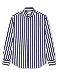  ??  ?? GIANNETTO PORTOFINO
Soft washed cotton striped shirt with cutaway collar / € 179