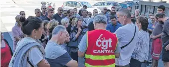  ??  ?? La CGT menaçait de stopper le ramassage des ordures durant la période du festival de théâtre de rue.